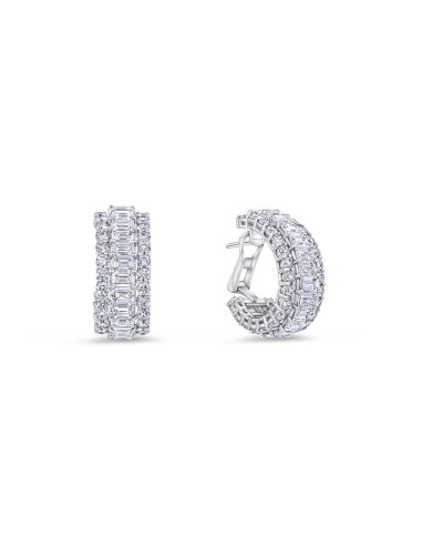 Alamasaty Diamond Emerald Hoop Earrings en linge