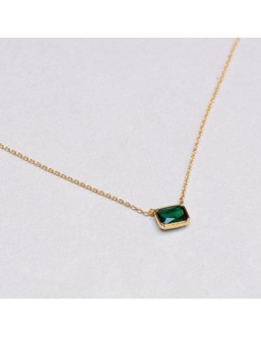 Gold-plated Necklace with Emerald Pendant une grave pollution 